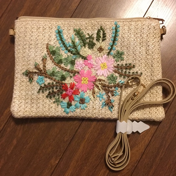 🌟 LAST ONE 🌟 Floral embroidered straw clutch - Picture 5 of 5